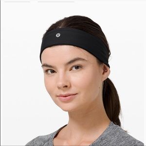 Lululemon Fly Away Tamer Headband